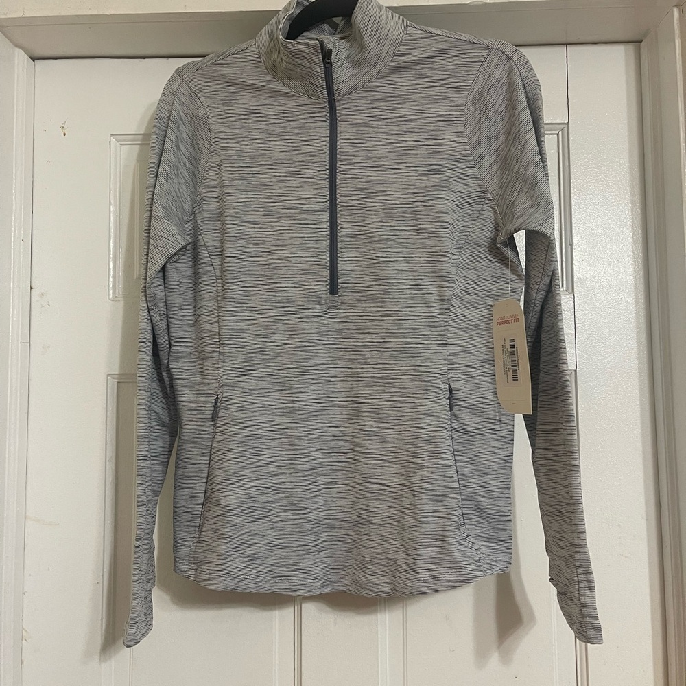 Road Runner perfect fit half zip training top, NWT